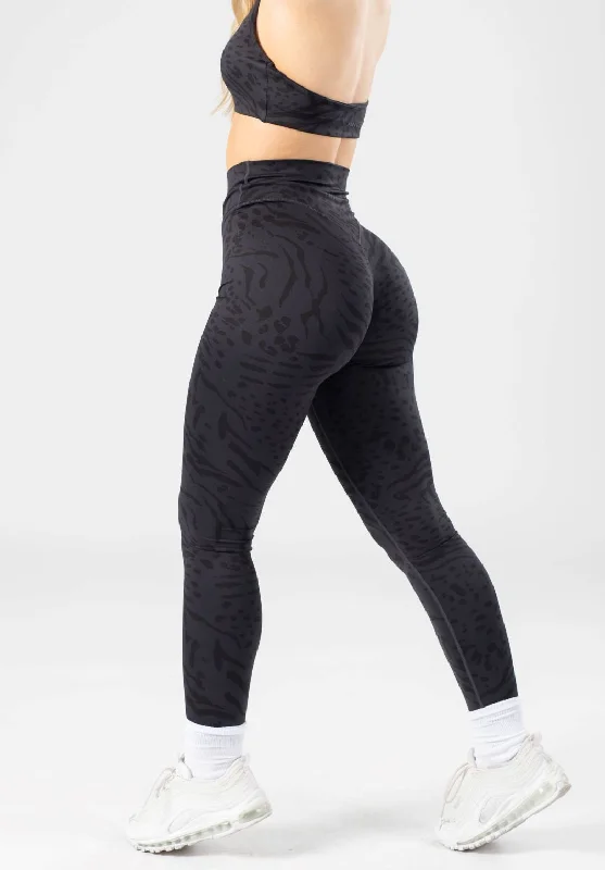 Breathable Athletic Pants for Running and Sports-Reluna Crossover Sculptseam™ Legging Panther