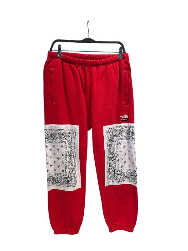 Lightweight Capri Pants for Casual Summer Wear-THE NORTH FACE/Pants/S/Cotton/RED/Graphic/SUPREME BANDANA SWEATS